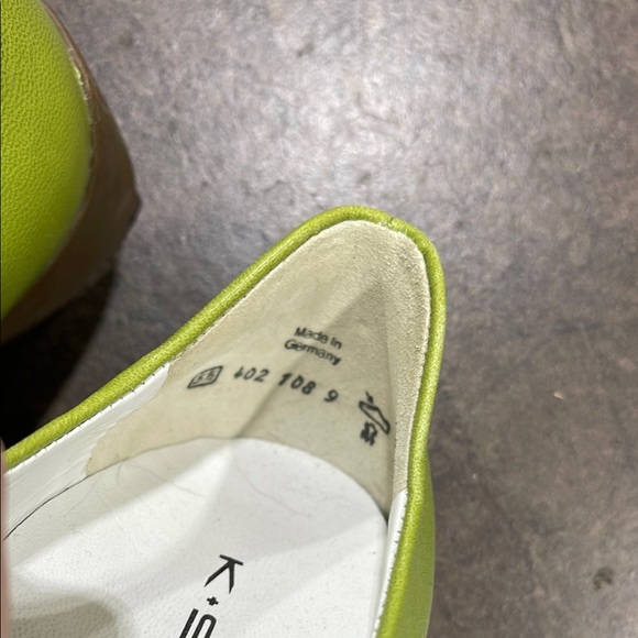 Women's Green Flats - Picture 5 of 5